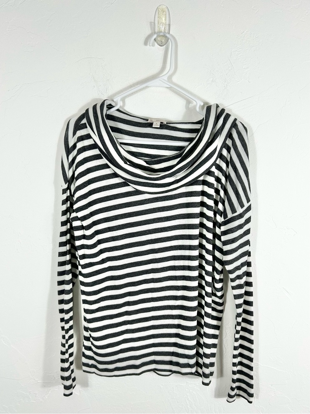Gap Grey White Striped Cowl Neck Sweater Size M Lightweight Knit Long Sleeve Top